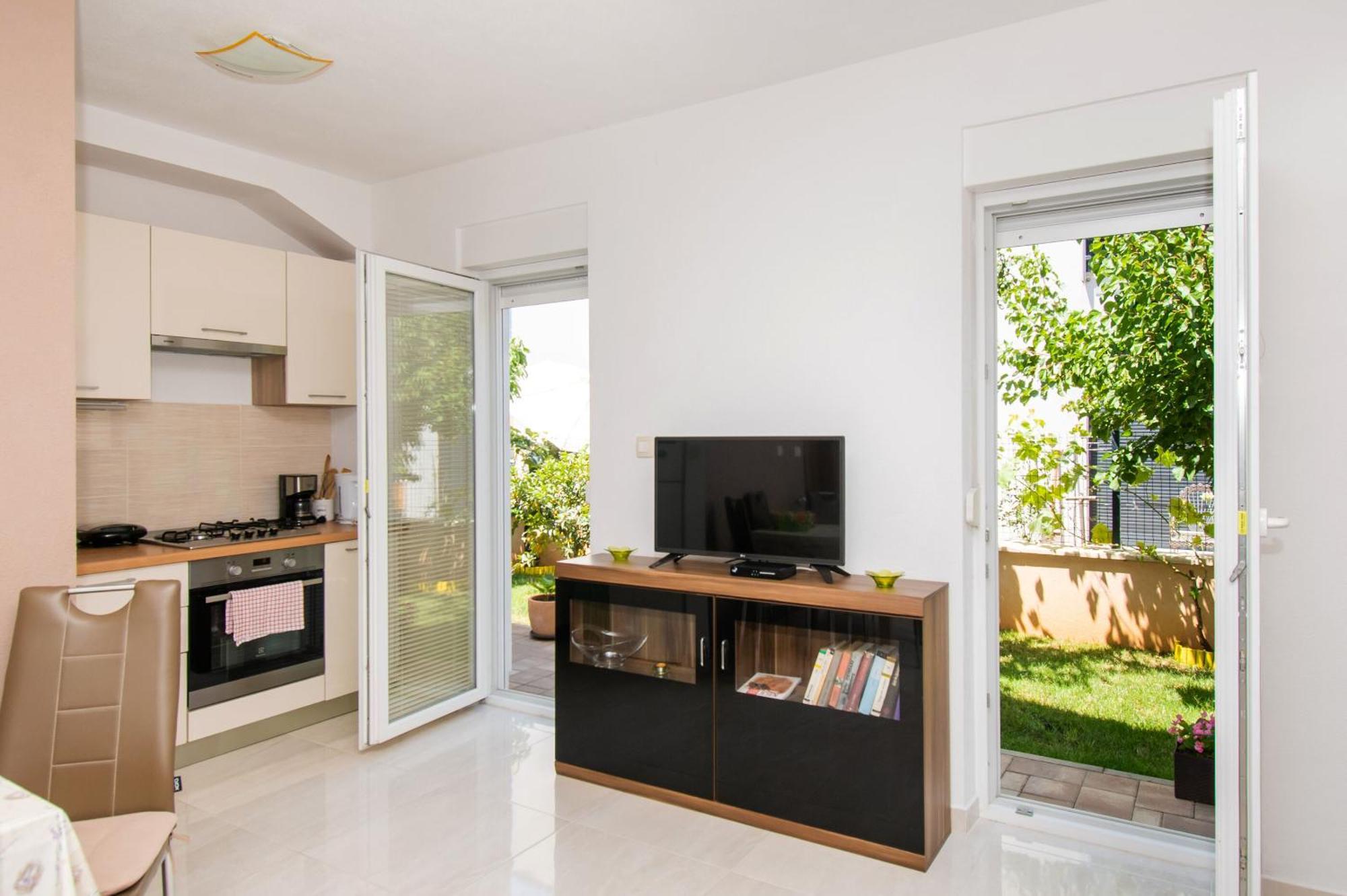 Apartment Ninic Срима Екстер'єр фото