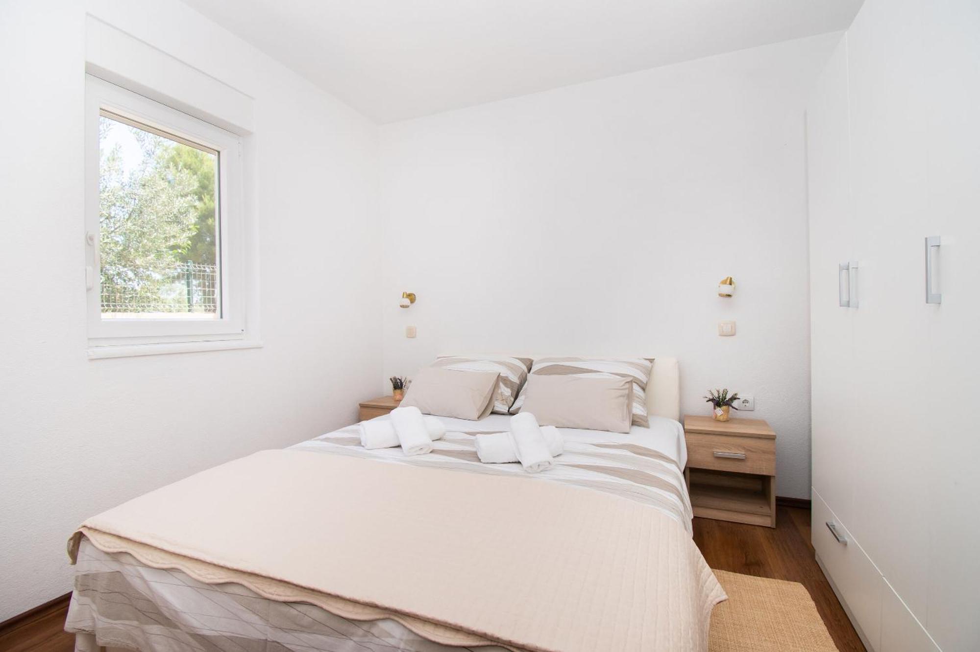 Apartment Ninic Срима Екстер'єр фото