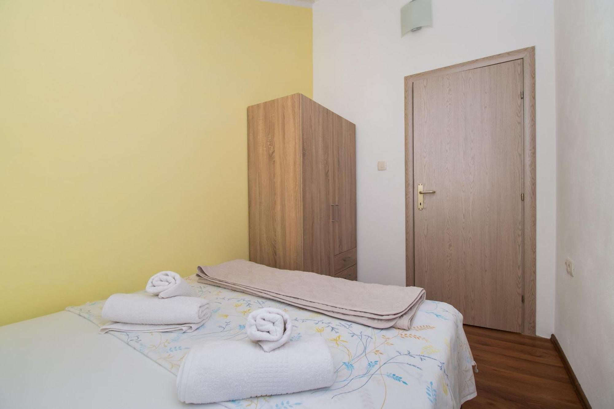 Apartment Ninic Срима Екстер'єр фото