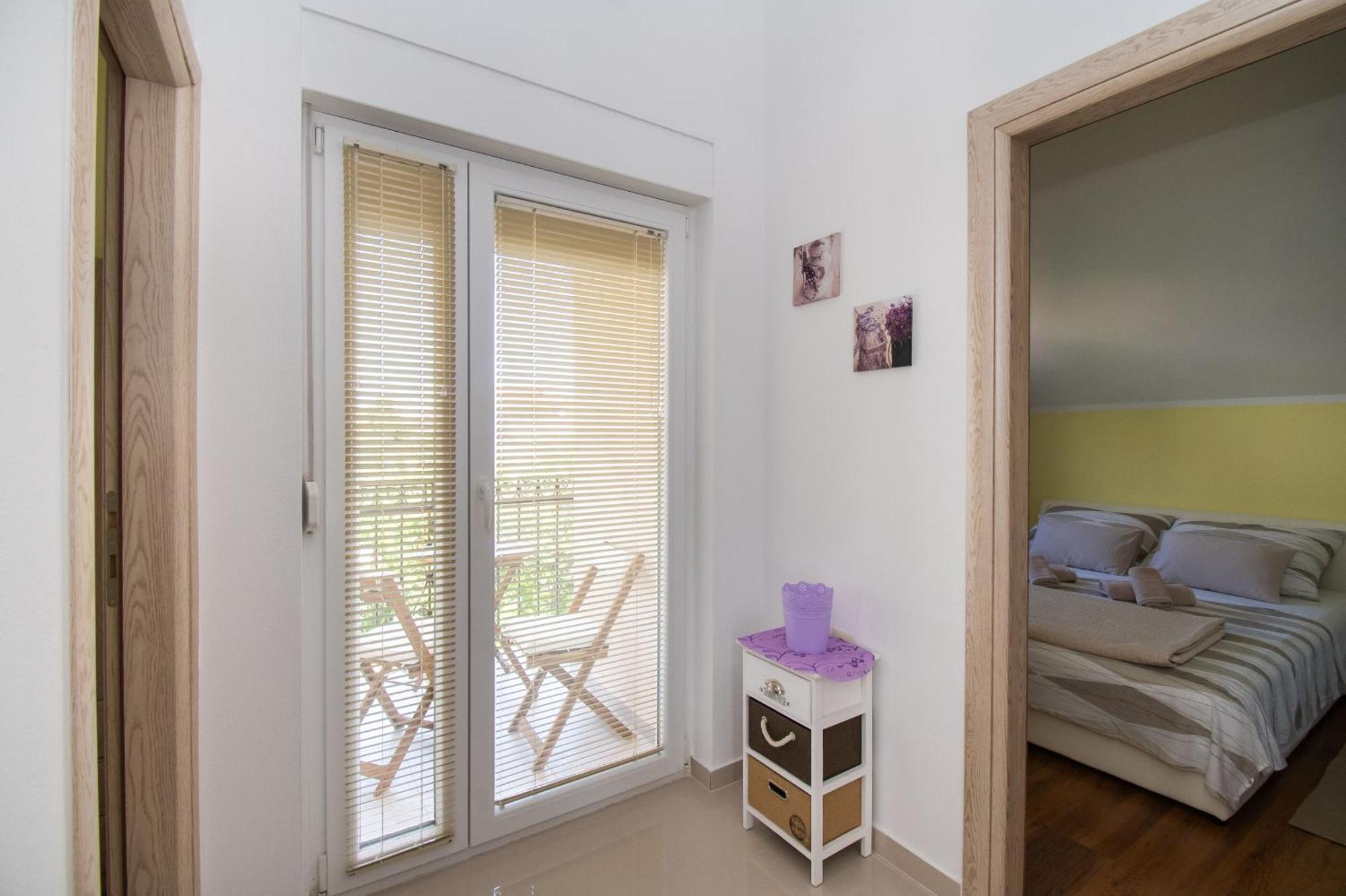Apartment Ninic Срима Екстер'єр фото