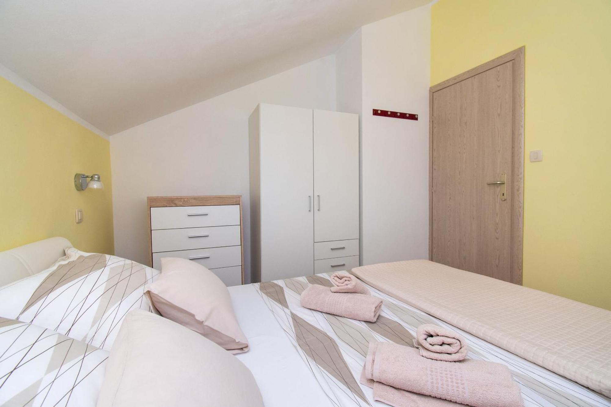 Apartment Ninic Срима Екстер'єр фото