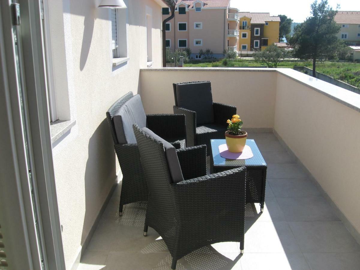 Apartment Ninic Срима Екстер'єр фото