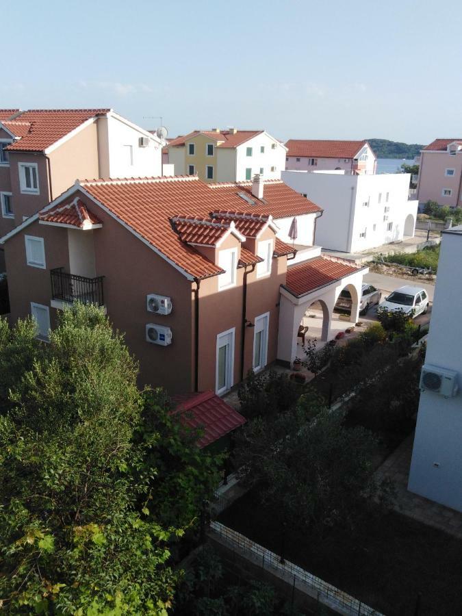 Apartment Ninic Срима Екстер'єр фото